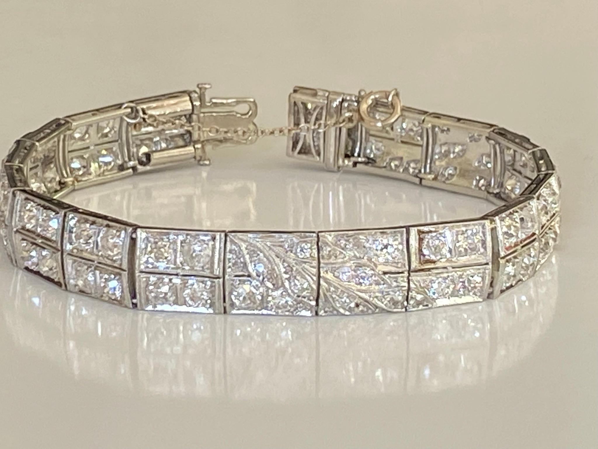 Art Deco Diamond Flower Link Bracelet  For Sale 1