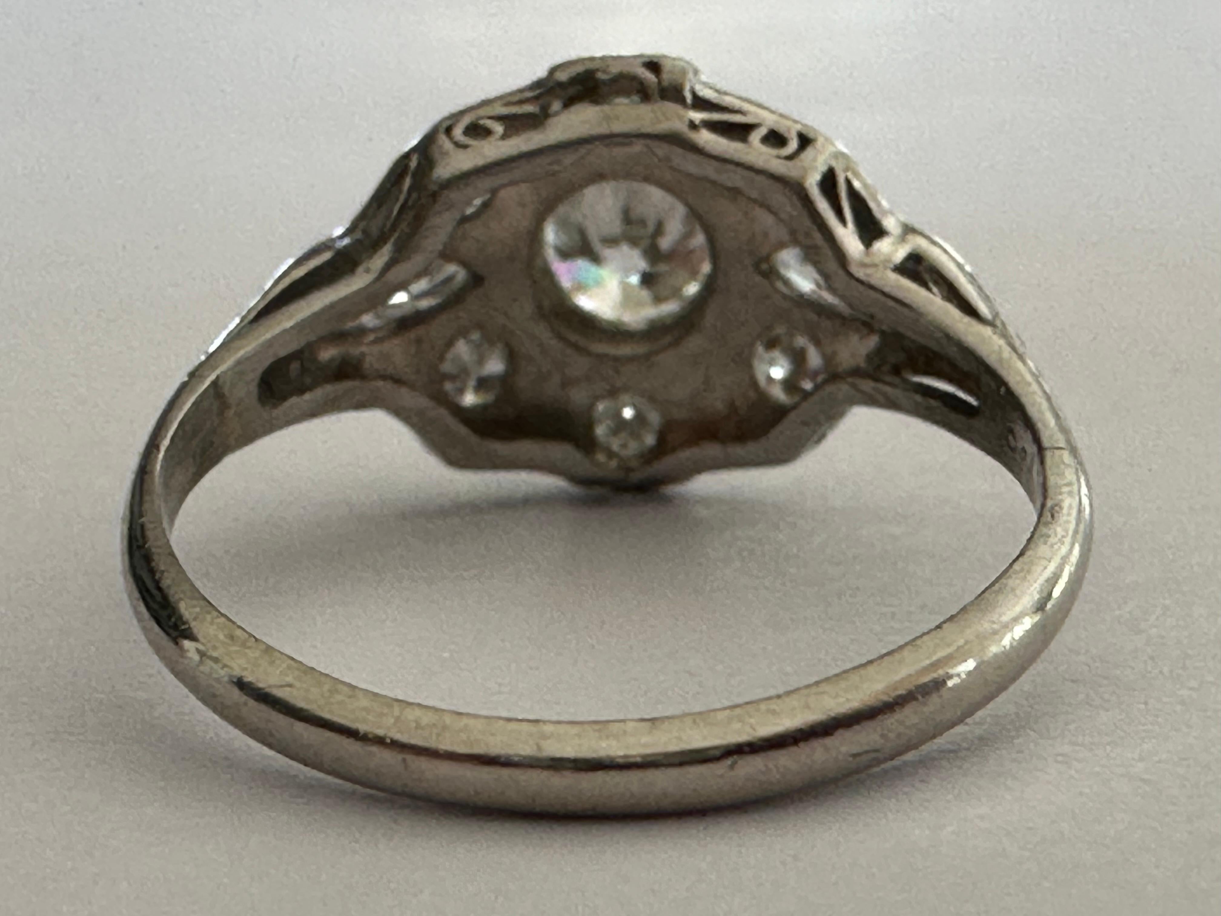 Art Deco Diamond Flower Ring  In Good Condition For Sale In Denver, CO