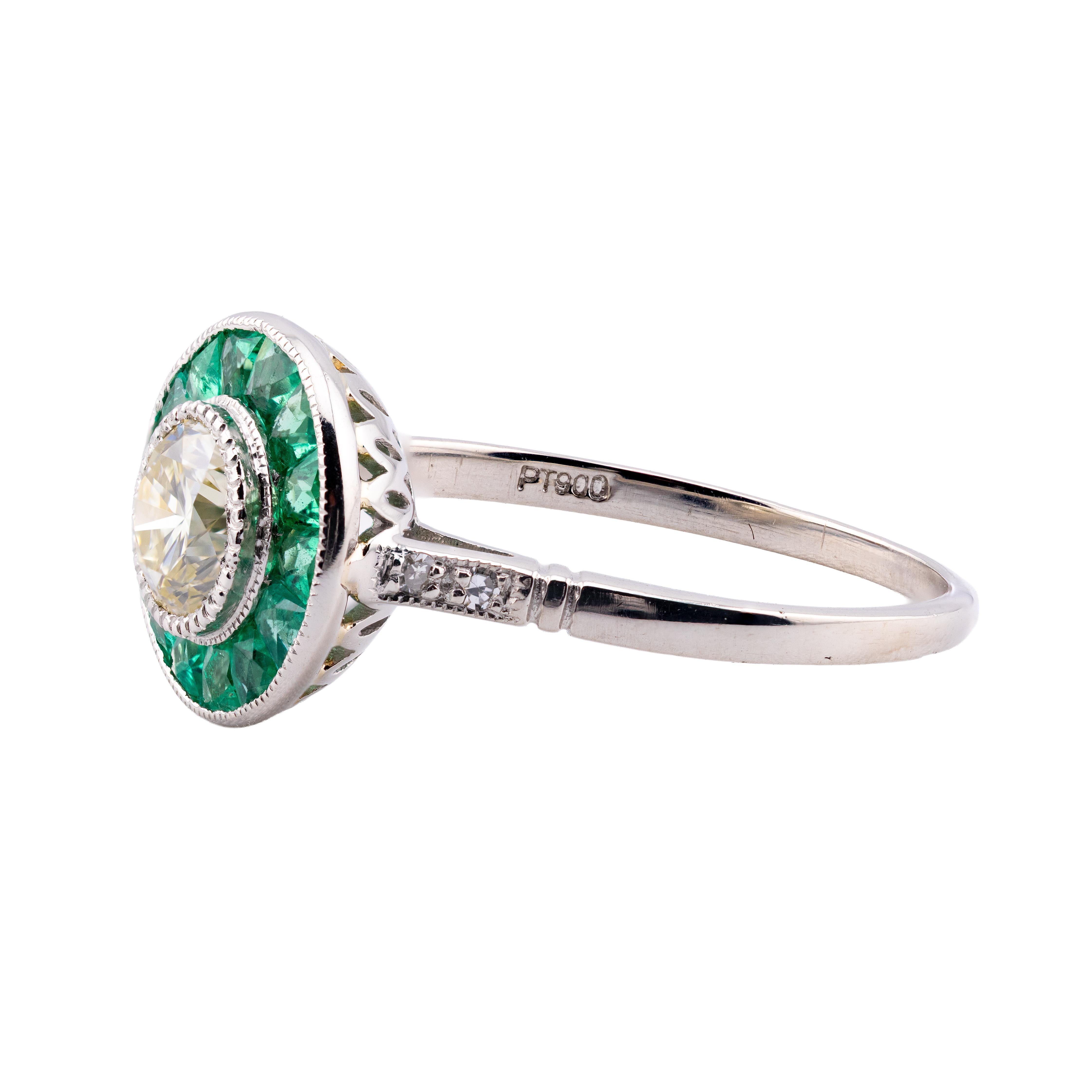 Taille ronde Bague de fiançailles Art déco en platine avec diamant et émeraude de taille française en vente