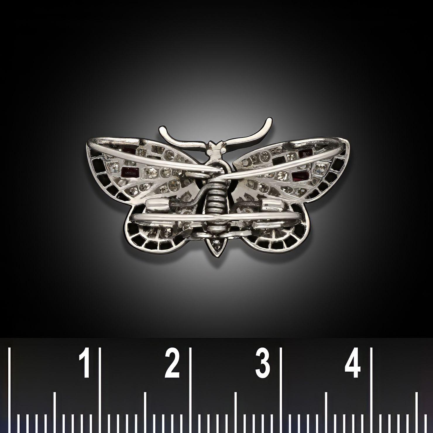 Art Deco Diamond & Gemset Butterfly Brooch circa 1925 In Good Condition For Sale In London, GB