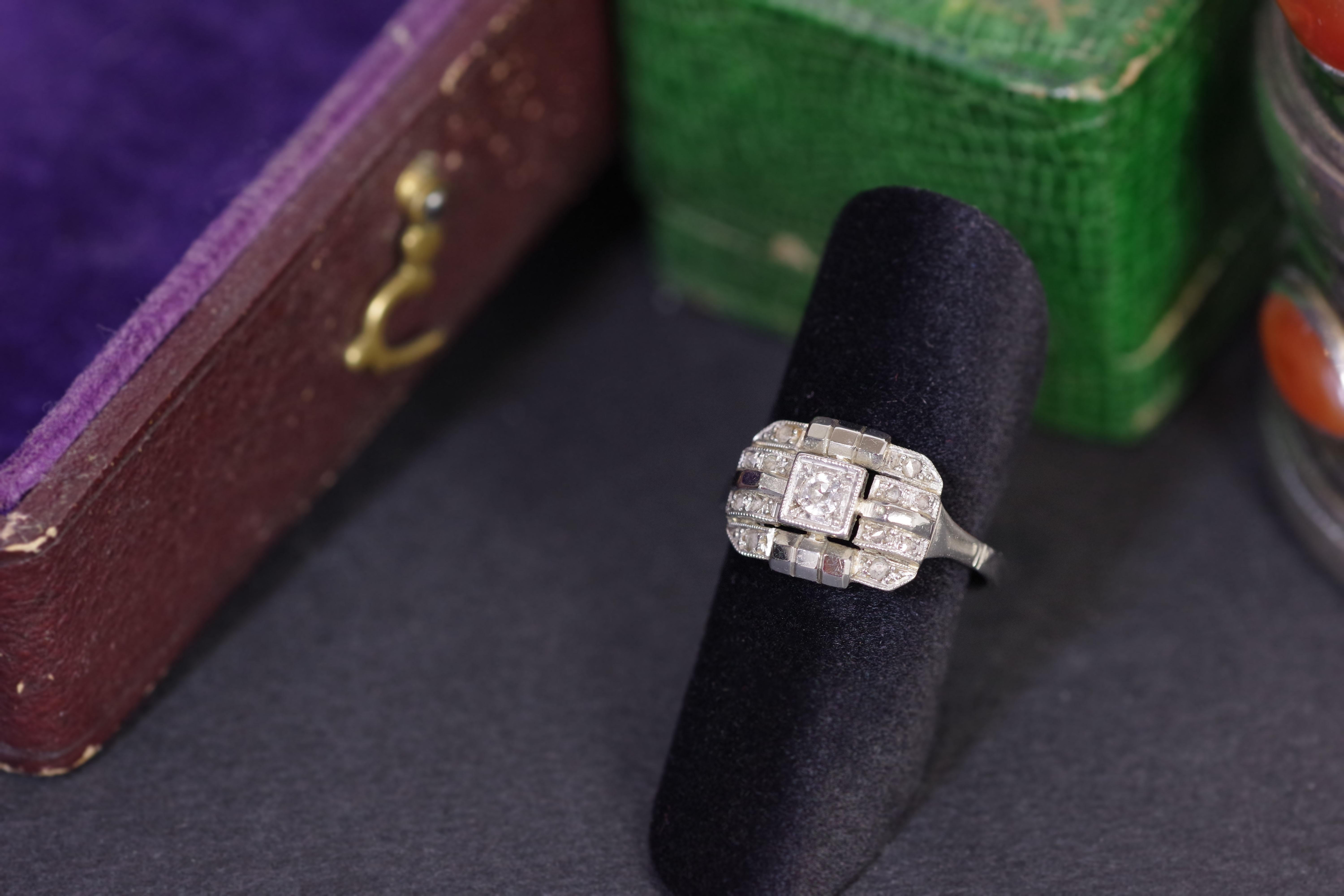 Art Deco diamond geometric ring in gold and platinum 1