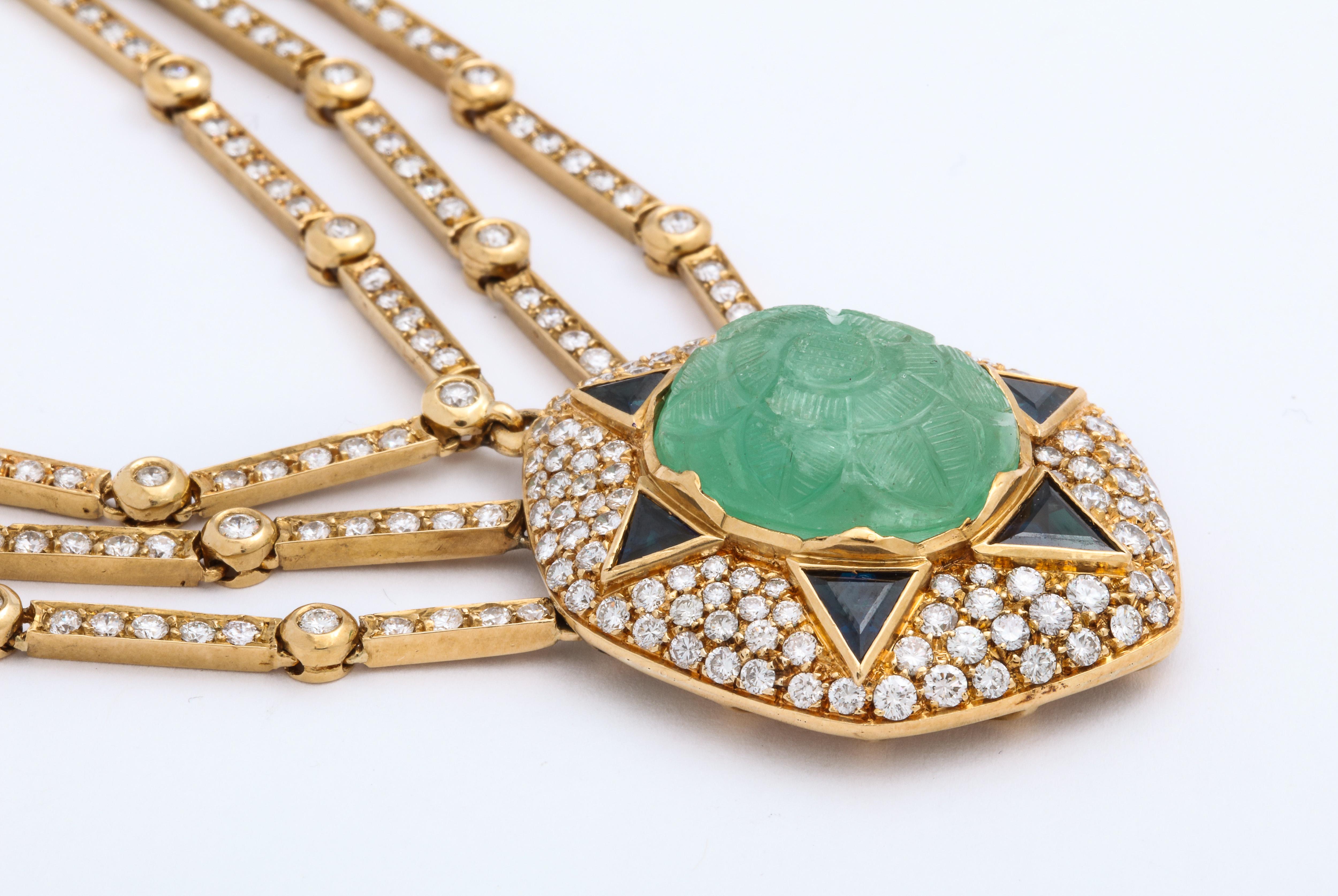 Emerald Cut Diamond Gold Carved Emerald & Blue Sapphire Esclavage Collier Necklace For Sale