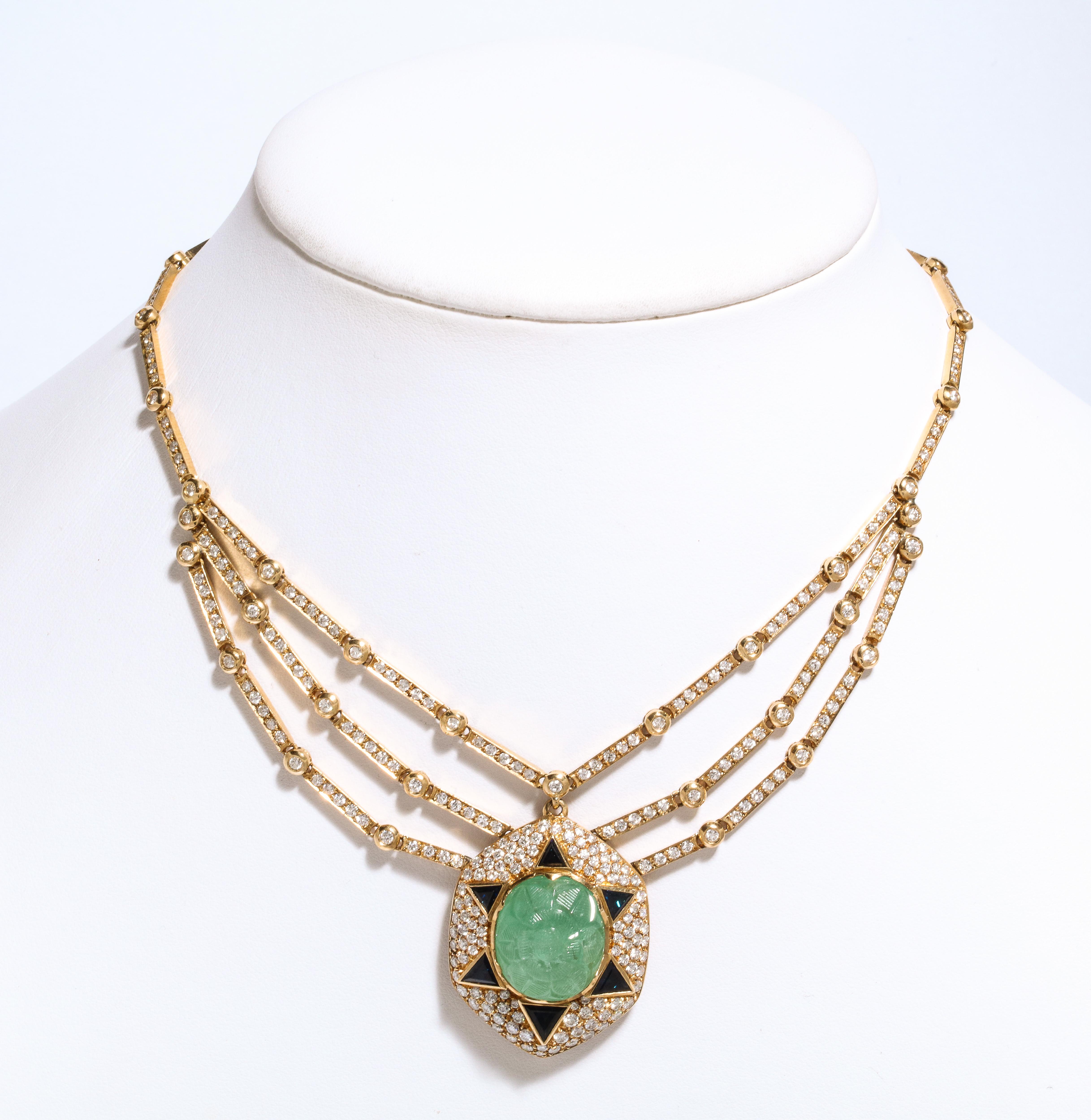 Women's or Men's Diamond Gold Carved Emerald & Blue Sapphire Esclavage Collier Necklace For Sale
