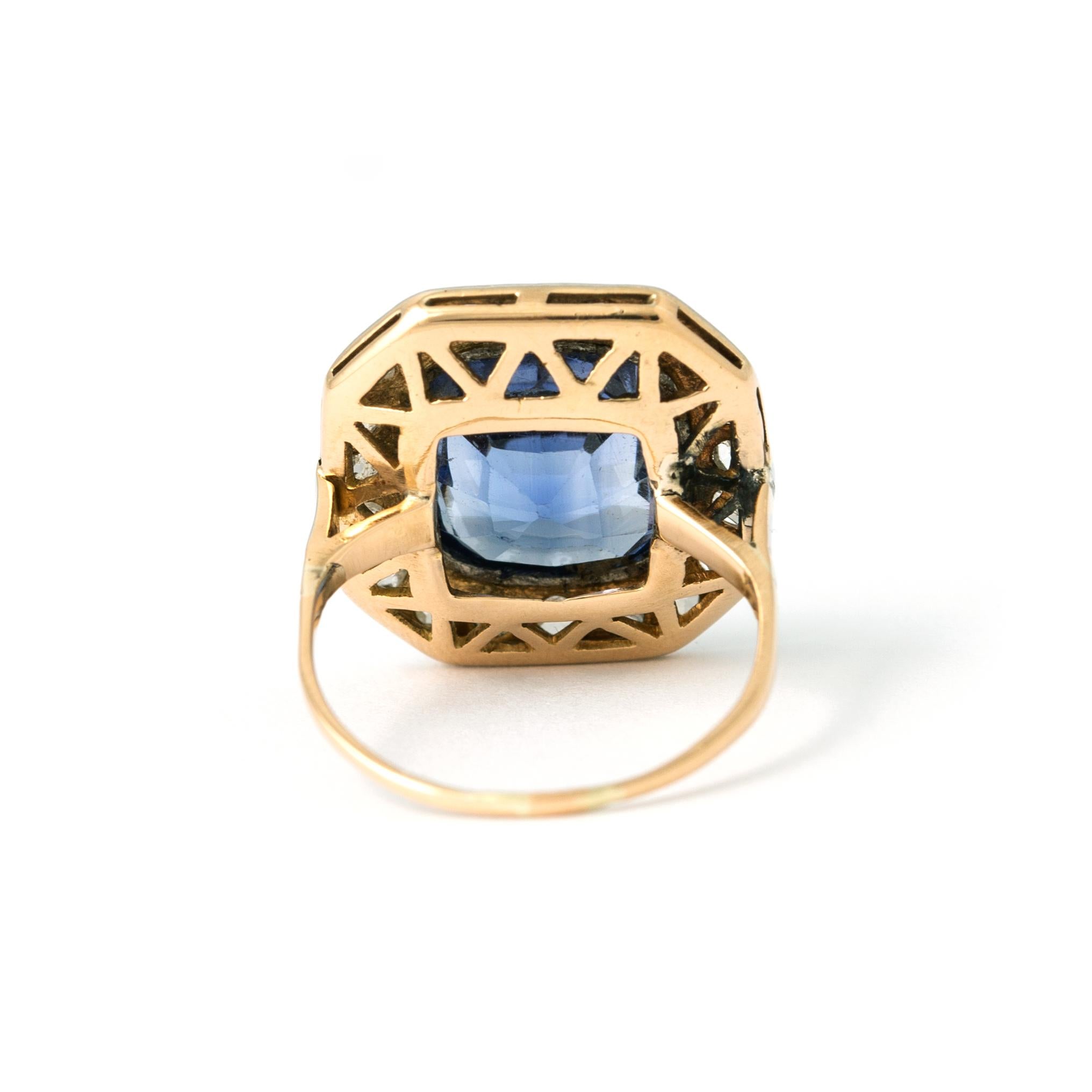 Art Deco Diamond Gold Ring In Good Condition In Geneva, CH