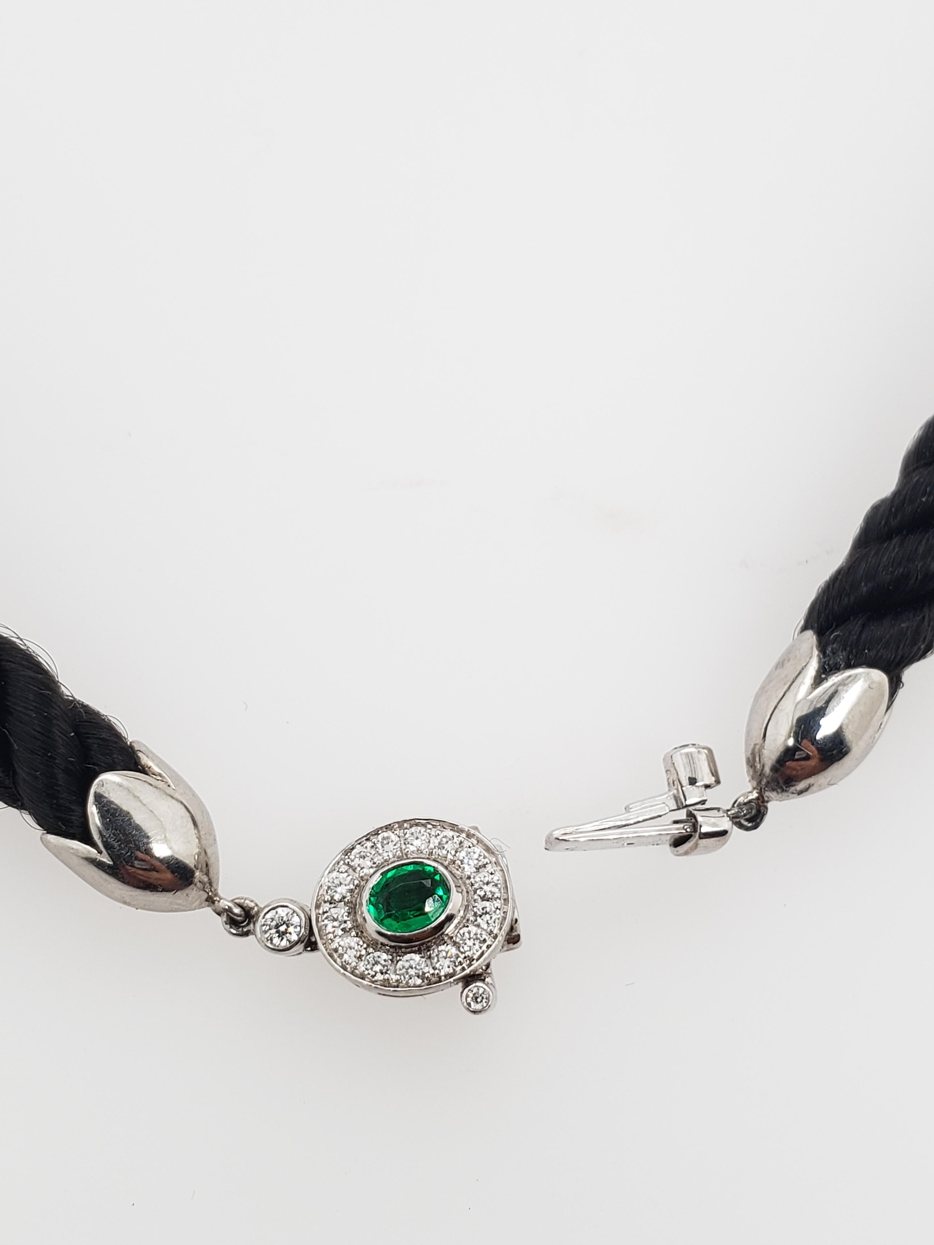 Art Deco Diamond and Green Emerald Tassle In Excellent Condition For Sale In New York, NY