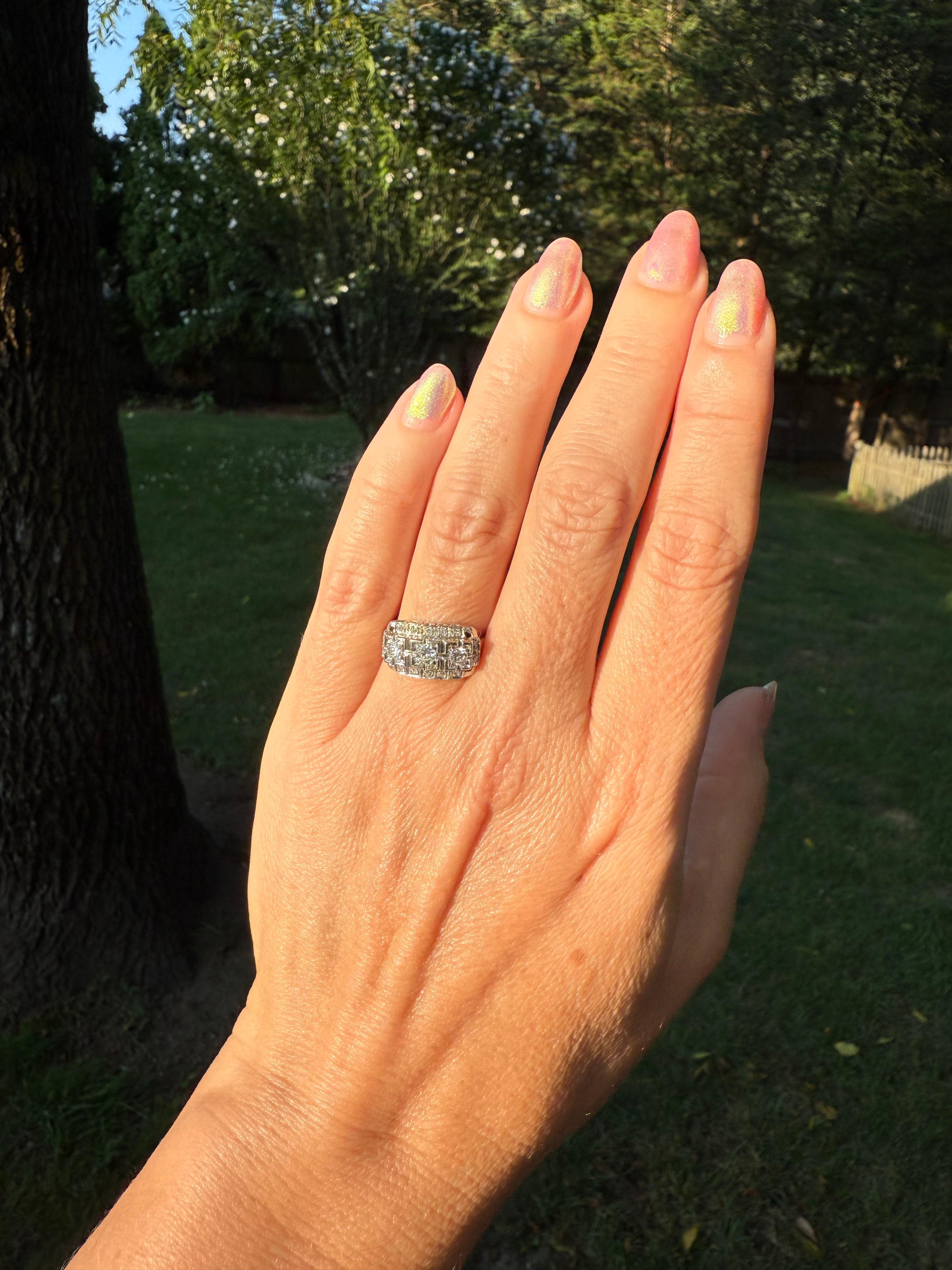 Art Deco Diamond Kinsley-Kovsky White Gold Vintage Engagement Ring, Circa 1930s For Sale 4