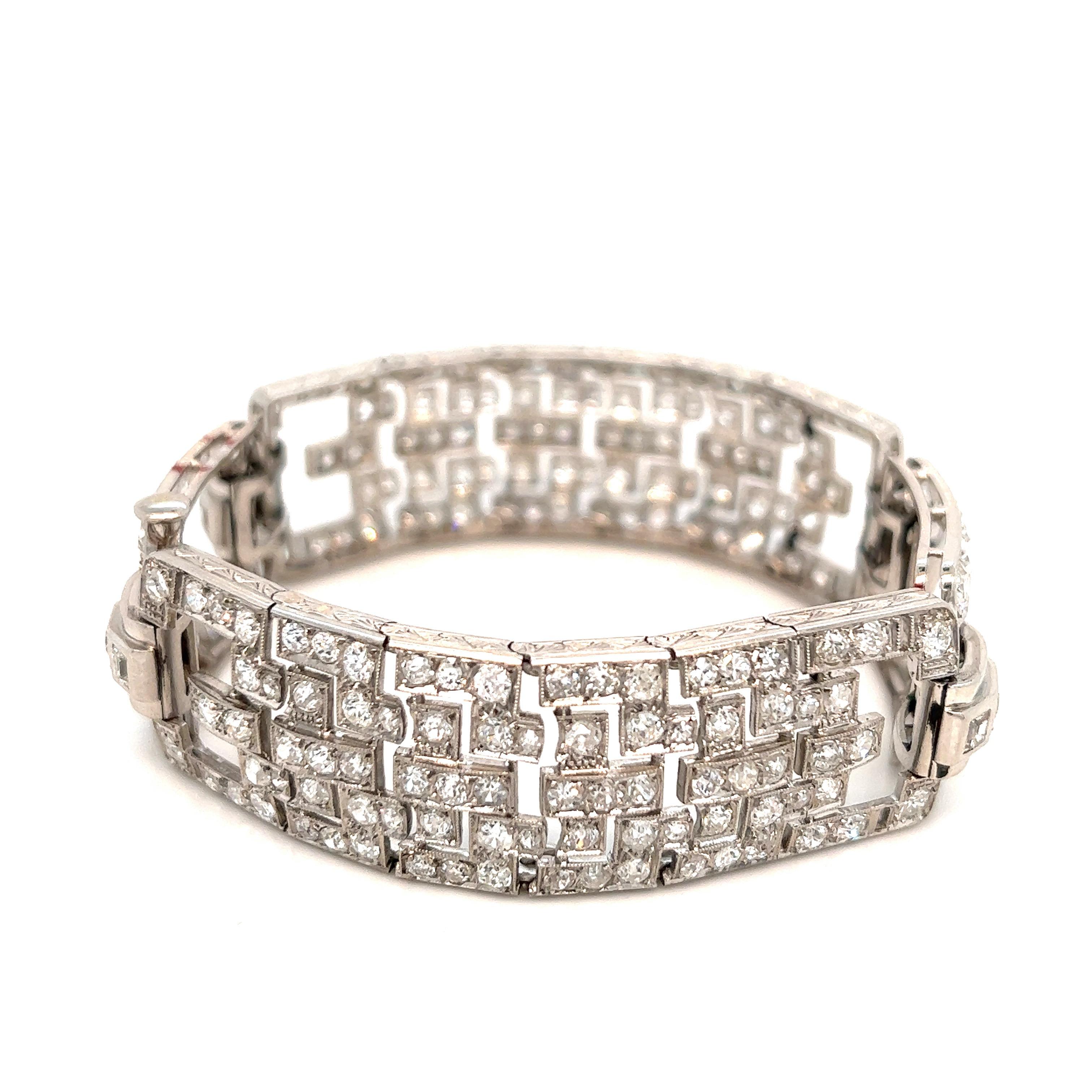 Art Deco Diamond Link Bracelet  In Excellent Condition For Sale In New York, NY