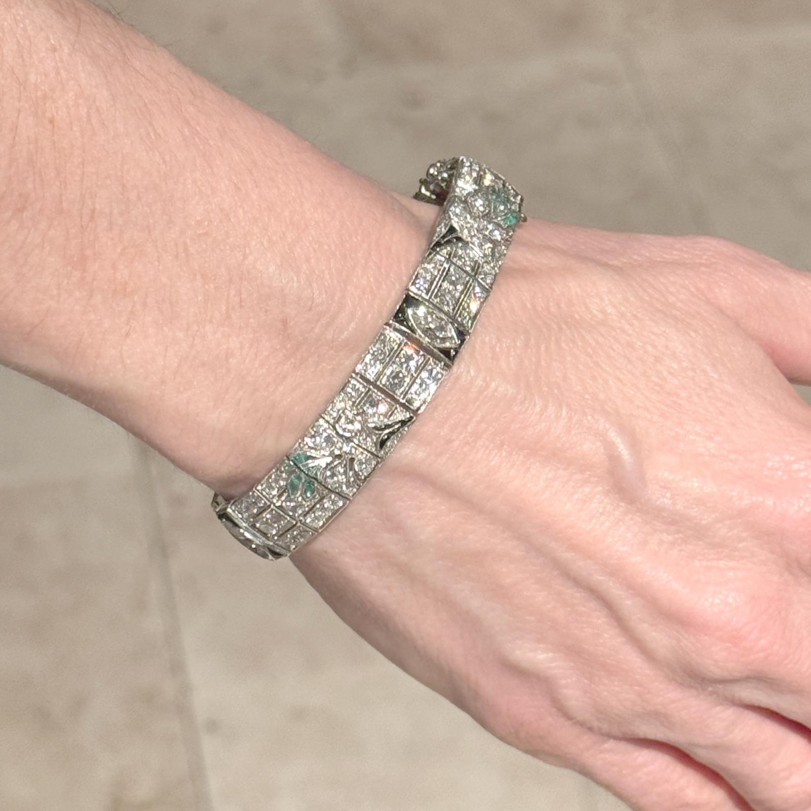 Art Deco Diamant Onyx Smaragd Platin Linie Armband frühes 20. Jahrhundert (Art déco)