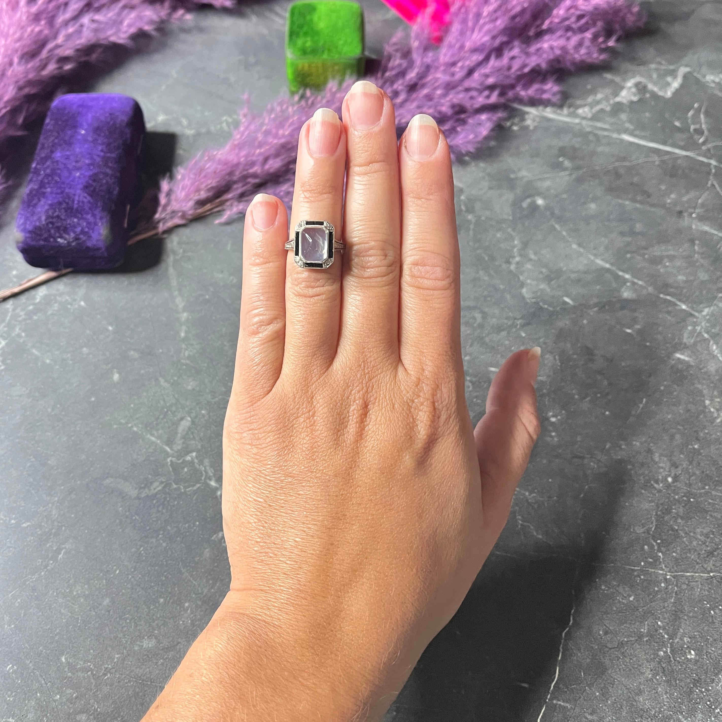 Art Deco Diamond Onyx Moonstone Platinum-Topped 18 Karat Yellow Gold Wheat Ring 3