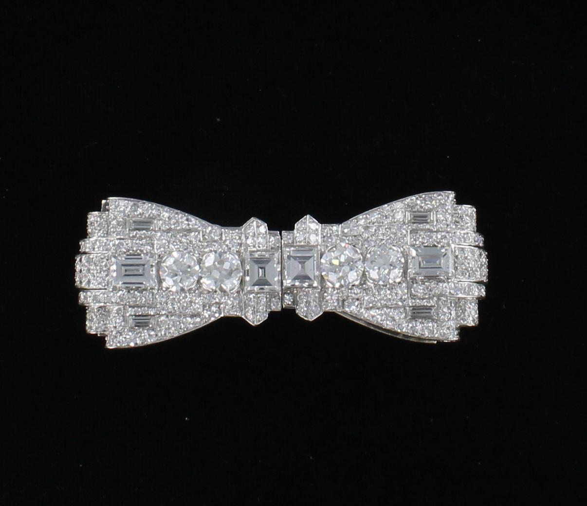 Art Deco Diamond Pin, Clip in Platinum For Sale 2