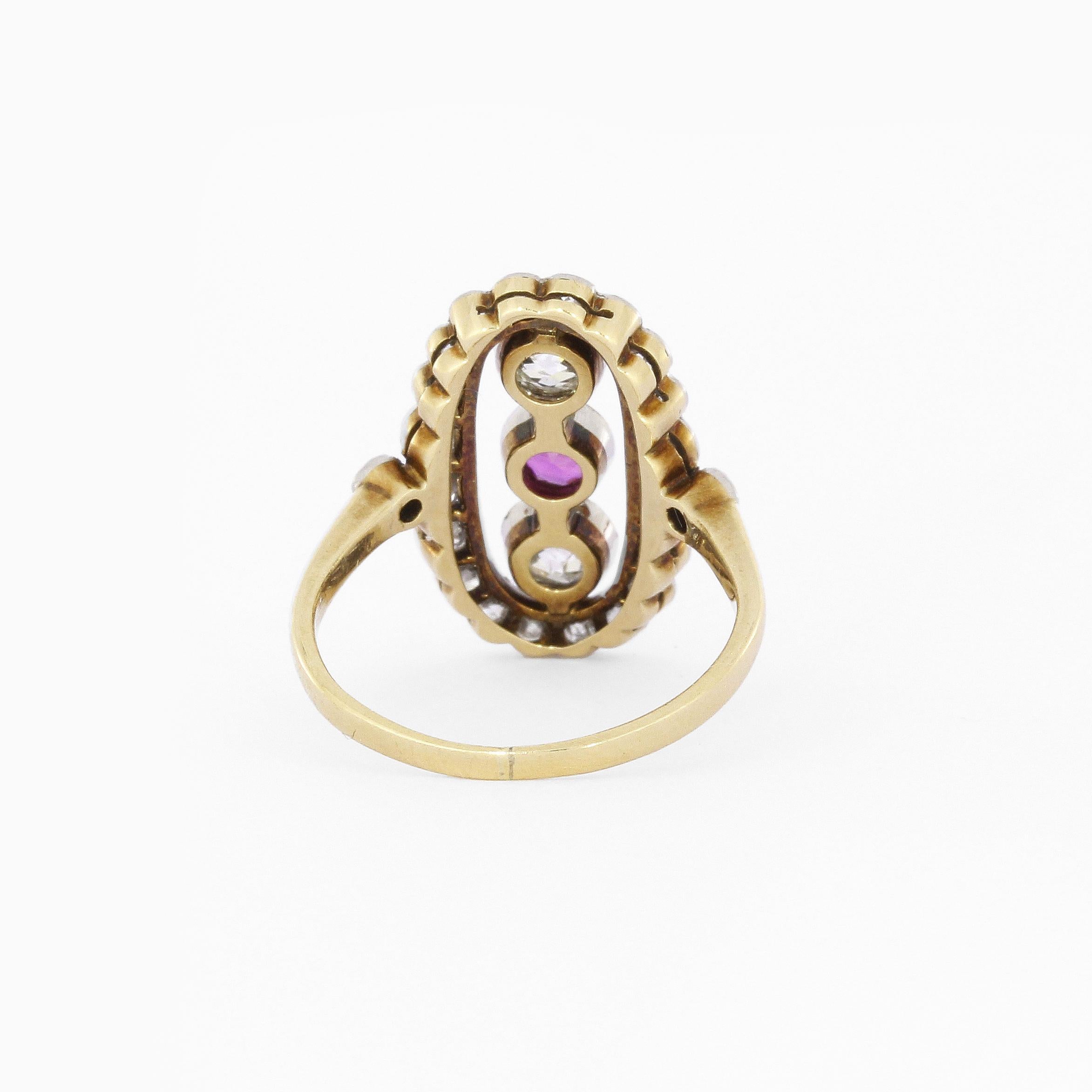 Anello Art Deco con diamante e zaffiro rosa in oro giallo In condizioni buone in vendita a Berlin, DE