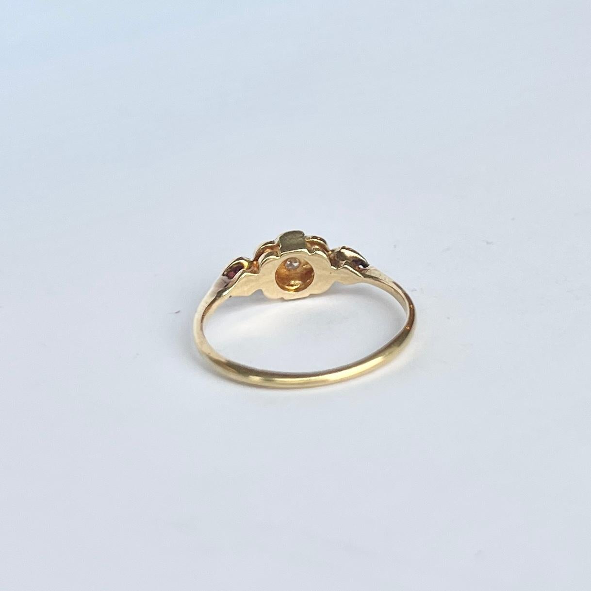 Art Deco Diamant-Cluster-Ring aus Platin und 18 Karat Gold mit Platin-Paneel (Rundschliff) im Angebot