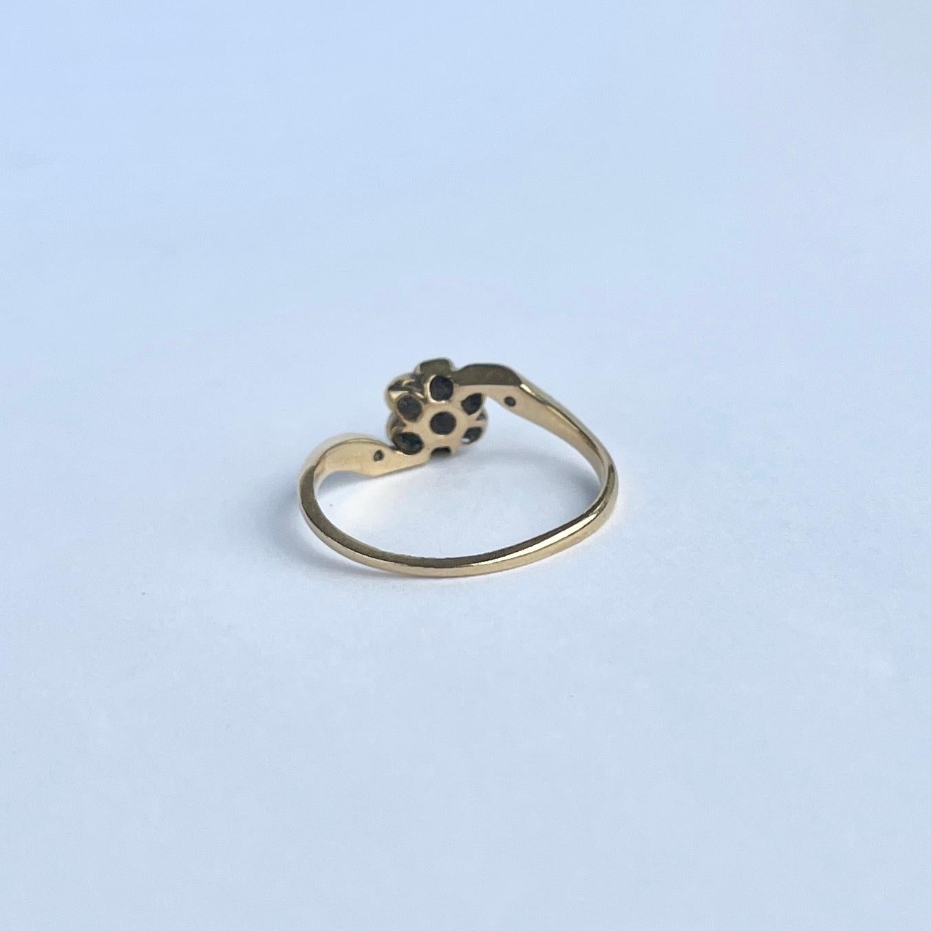 Art Deco Diamond Platinum and 18 Carat Gold Panel Cluster Ring For Sale 1
