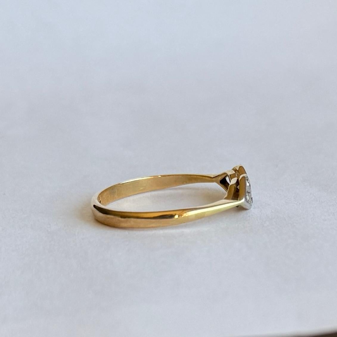 Art Deco Diamond Platinum and 18 Carat Gold Panel Cluster Ring For Sale 1