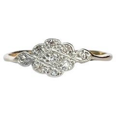 Art Deco Diamant-Cluster-Ring aus Platin und 18 Karat Gold mit Platin-Paneel