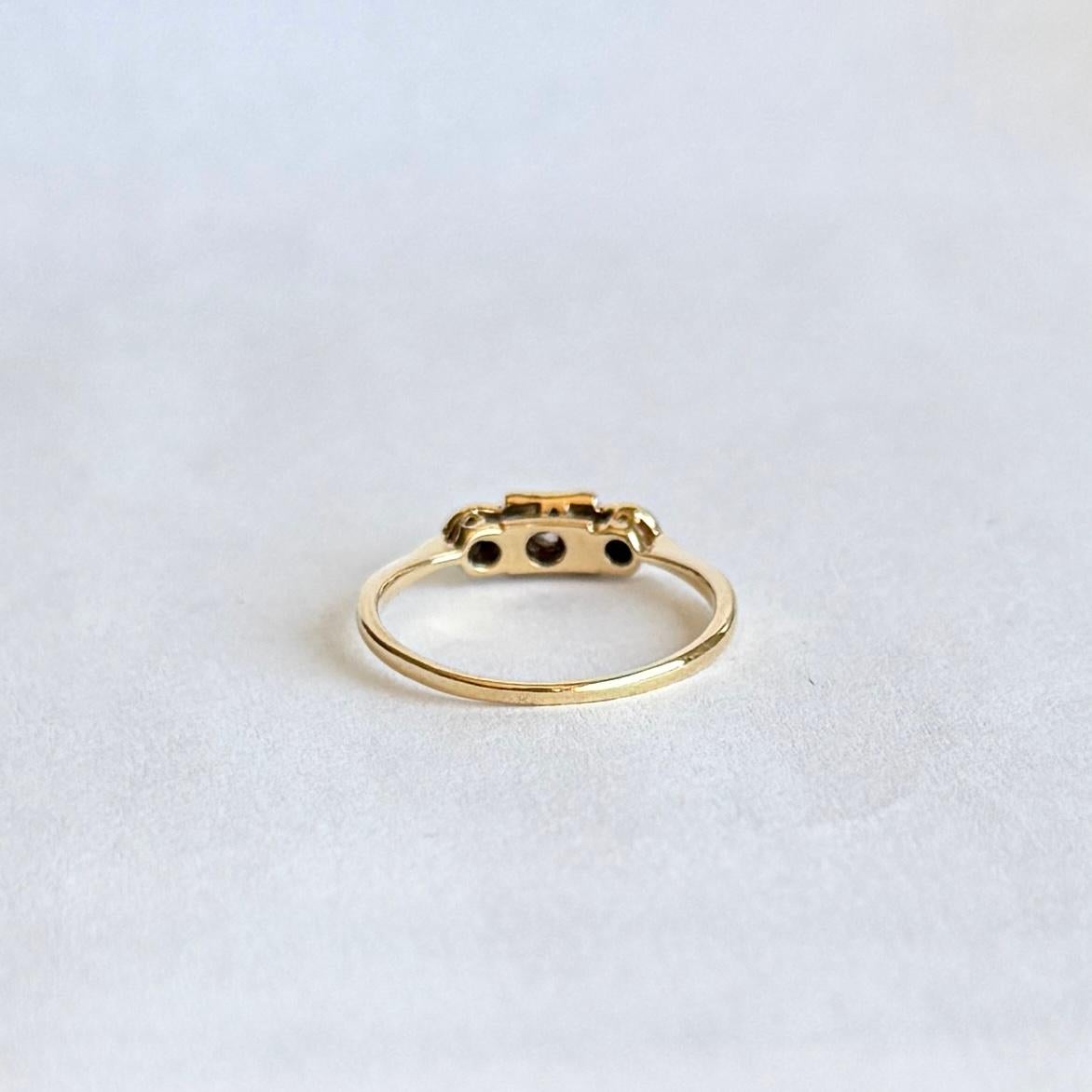 Anello a tre pietre con diamante in platino e oro 18 carati in stile Art. In condizioni buone in vendita a Chipping Campden, GB
