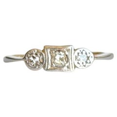 Art Deco Diamant Platin und 18 Karat Gold Platte Drei Stein Ring