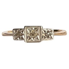 Art Deco Diamant Platin und 9 Karat Gold Platte Drei Stein Ring