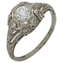 Bague de fiançailles Art déco avec chaton en platine et diamant