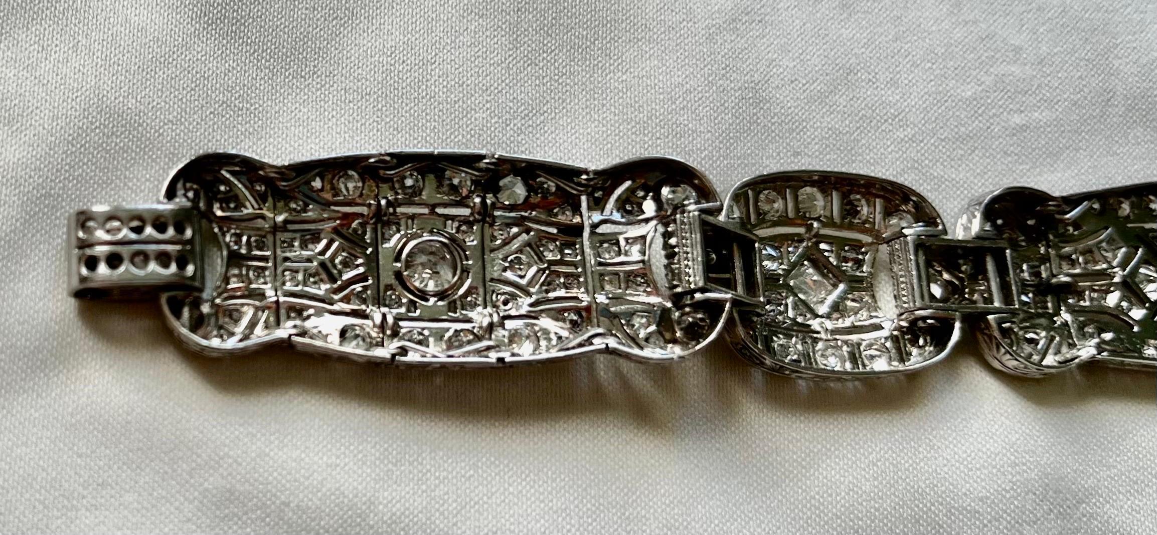 Art Deco Diamond Platinum Bracelet, 5.40 Carat, circa 1930s 1
