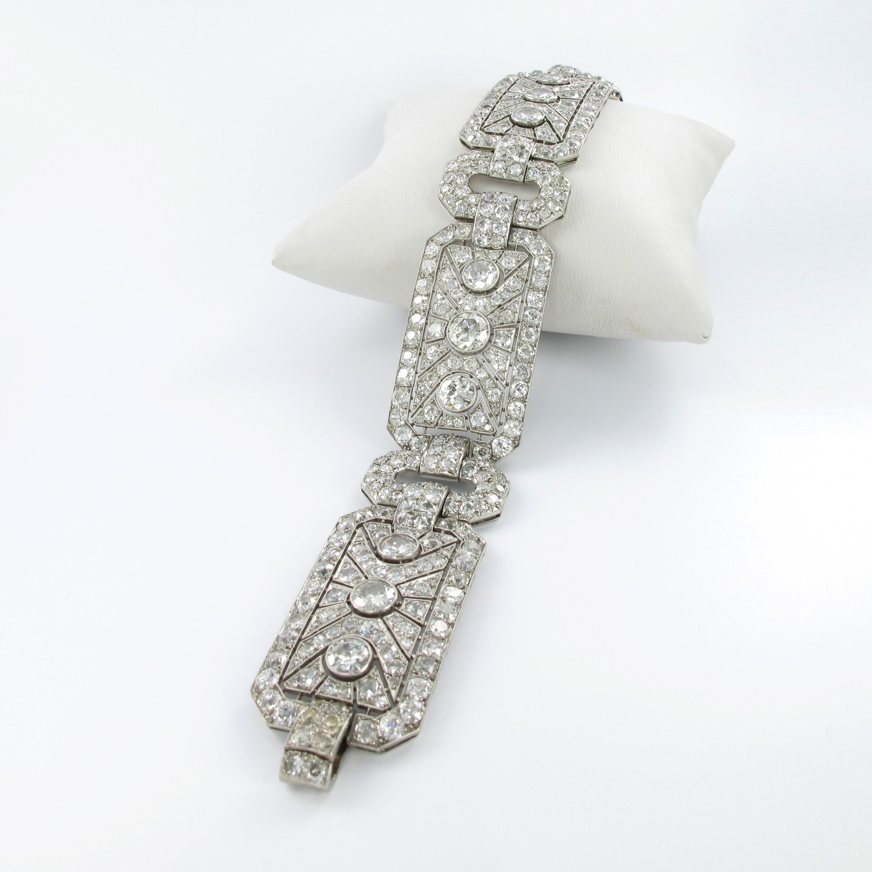 Women's or Men's Impressive Art Deco Diamond Platinum Bracelet For Sale