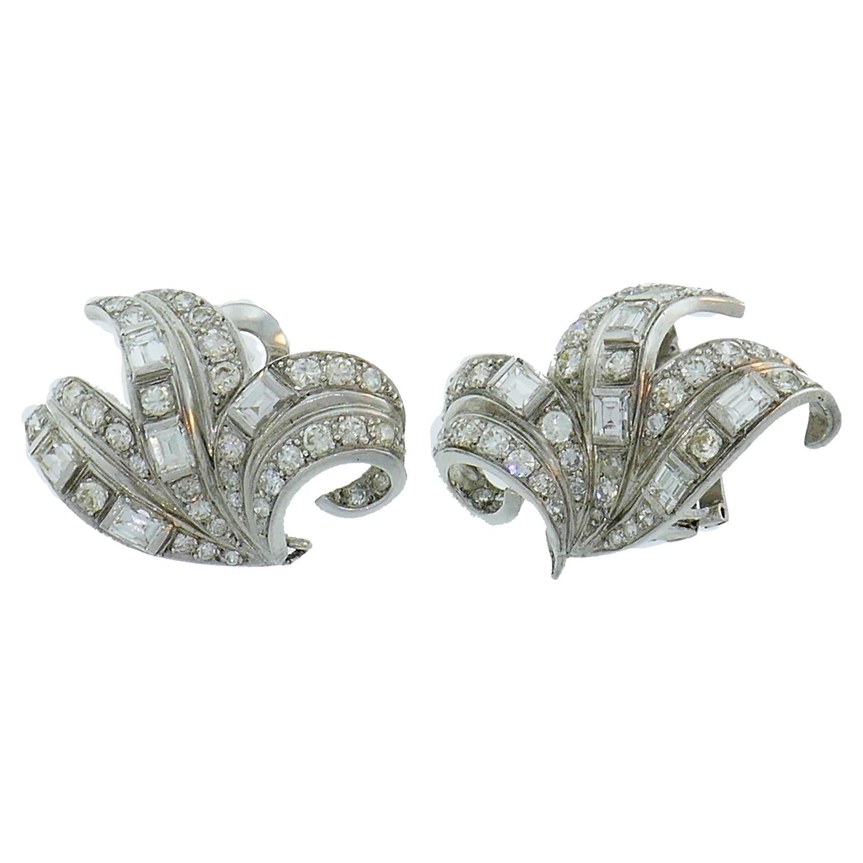 Boucles d'oreilles Art déco en platine et diamants en vente