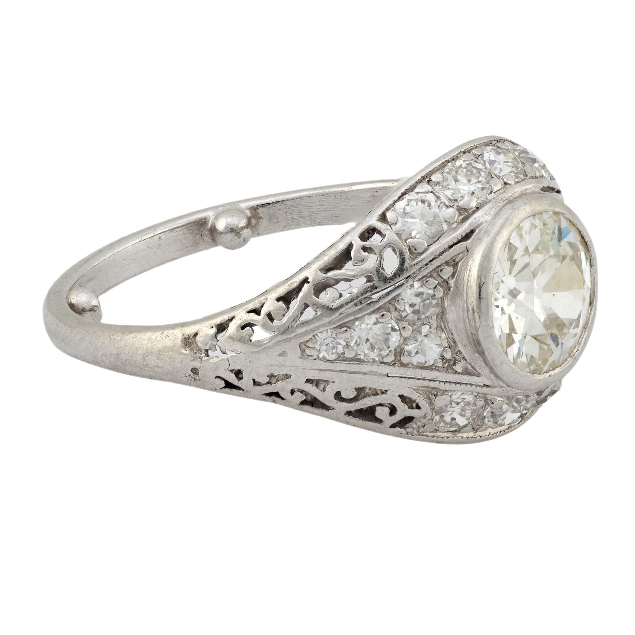 Anillo de compromiso Art Déco de platino y diamantes Art Decó en venta