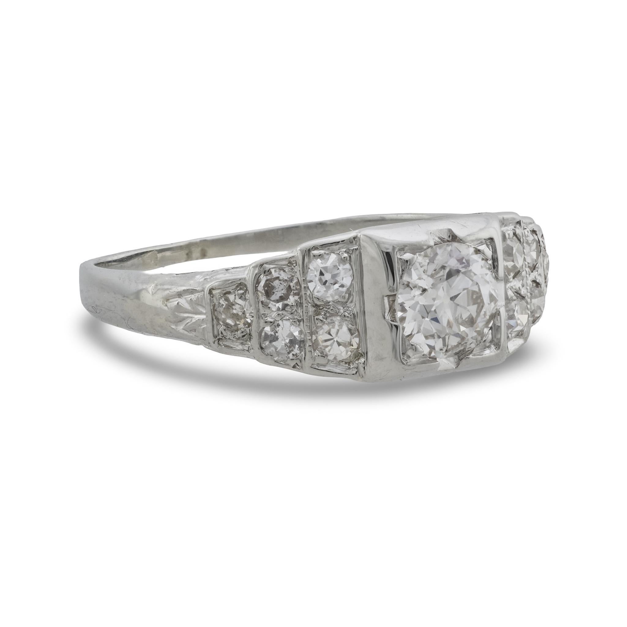 Art Déco Anello di fidanzamento in platino con diamante Art Deco in vendita