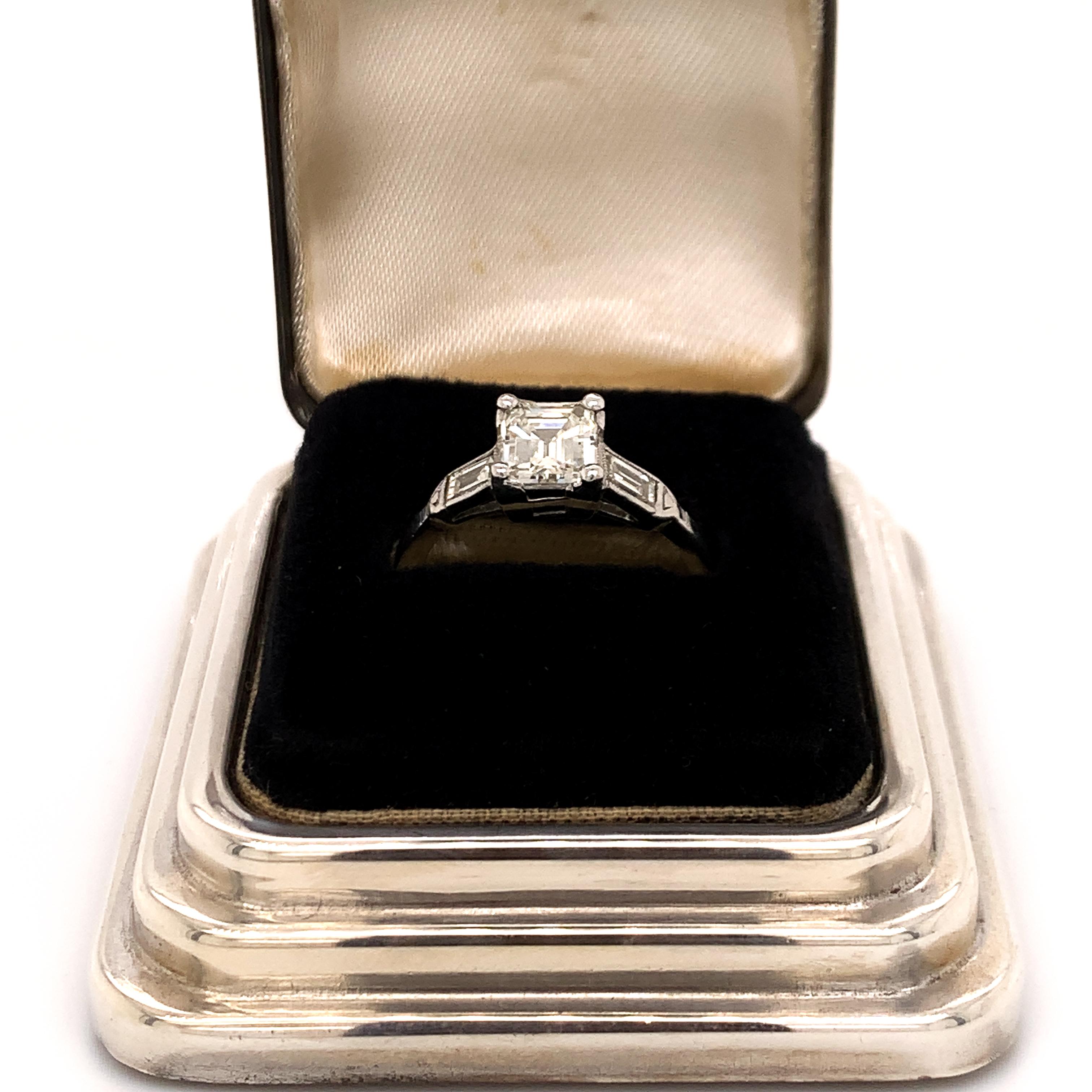 Art Deco Diamond Platinum Engagement Ring In Excellent Condition For Sale In New York, NY