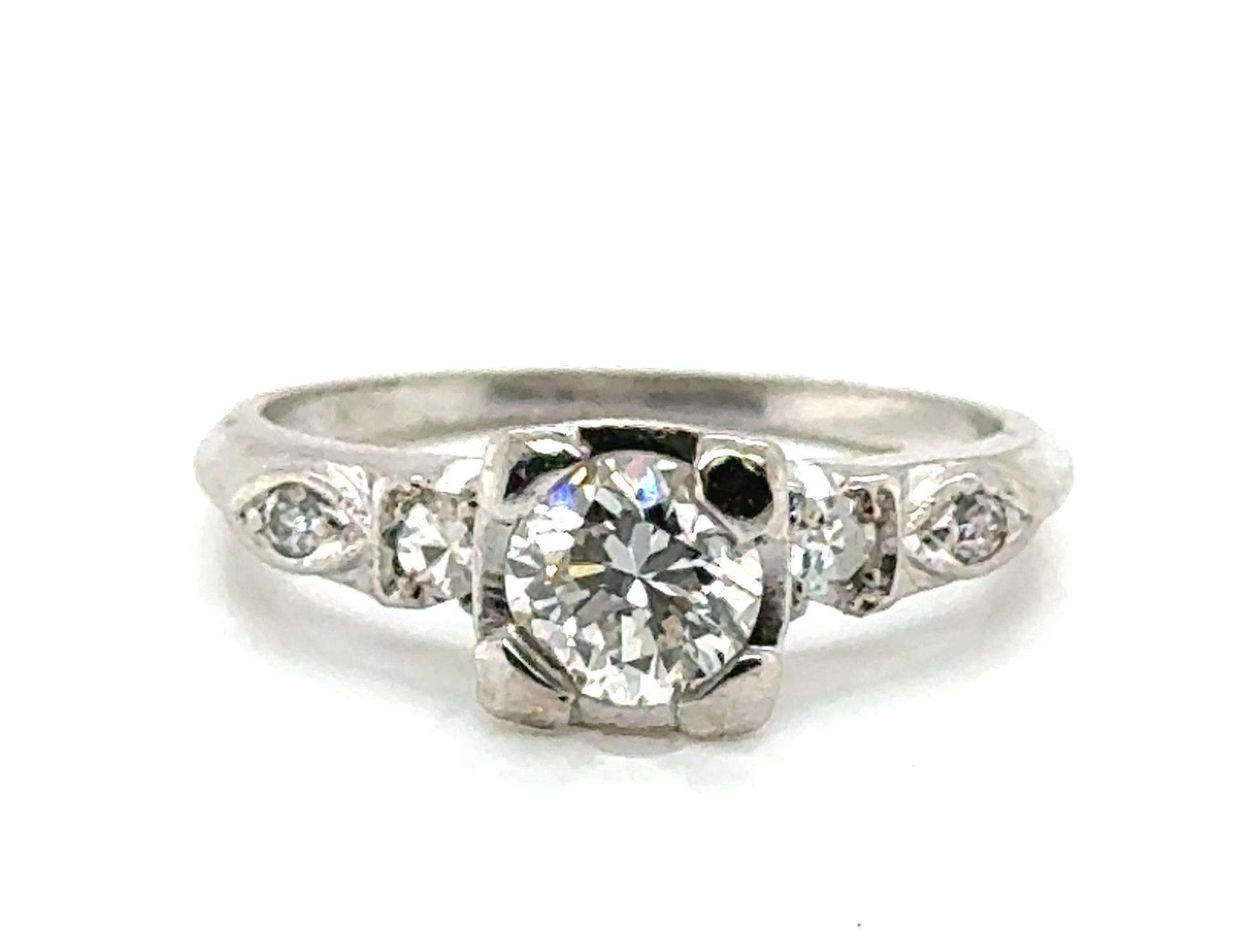 Anello di fidanzamento in platino con diamante Art Deco estratto a 0,80 carati originale degli anni '40
