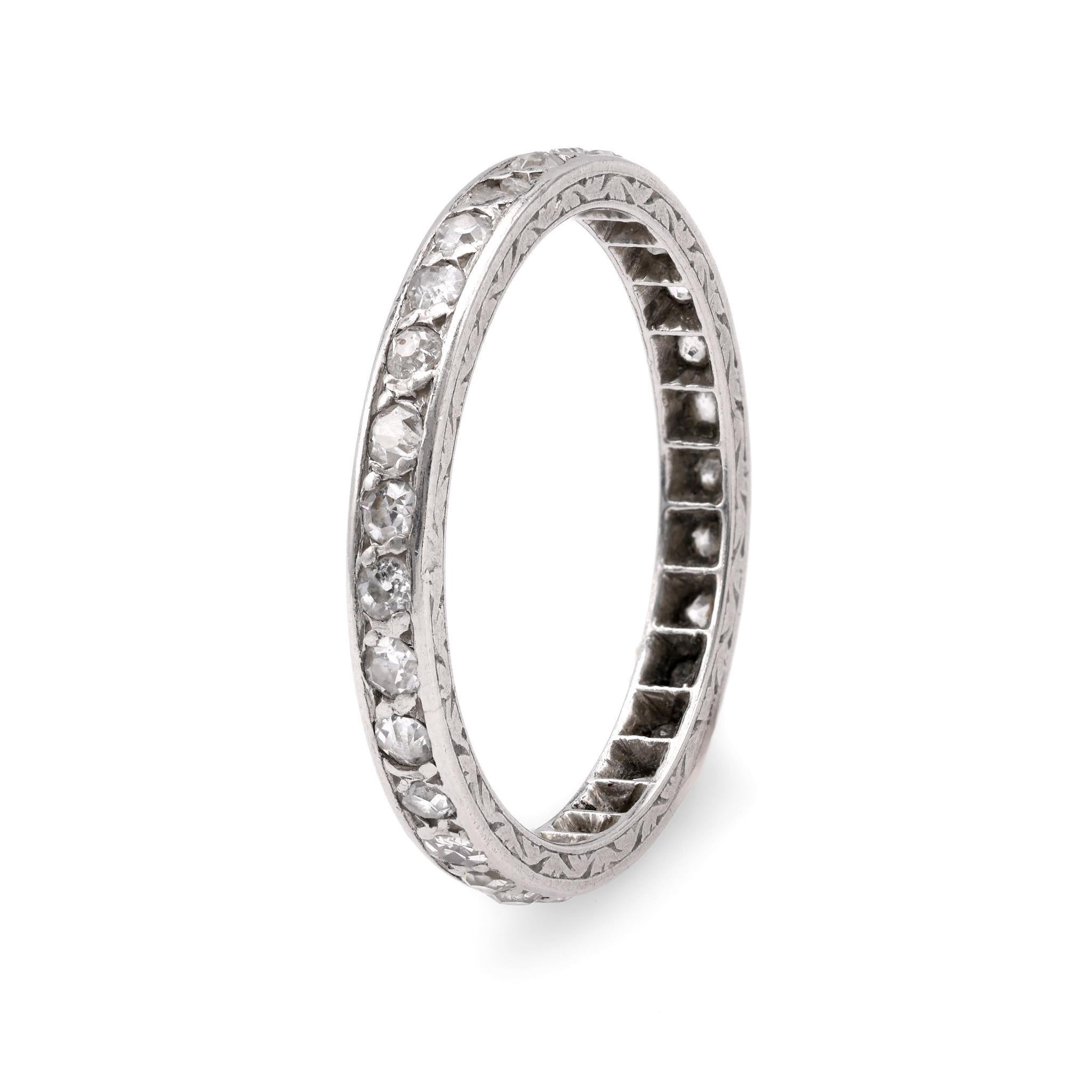 Art Deco Diamant Platin Eternity Band (Art déco)