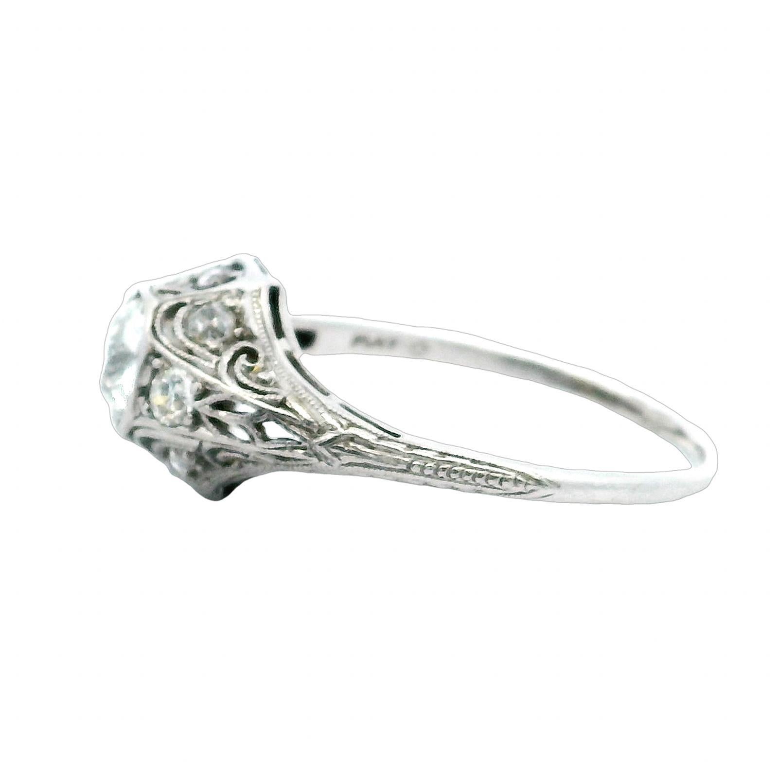 Art Deco Diamond Platinum Filigree Engagement Ring Vintage  In Excellent Condition For Sale In Boca Raton, FL