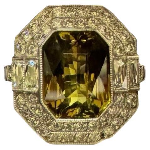 Anillo de Alejandrita en Platino con Diamante Certificado GIA de 5,68 Quilates y Corte Radiante
