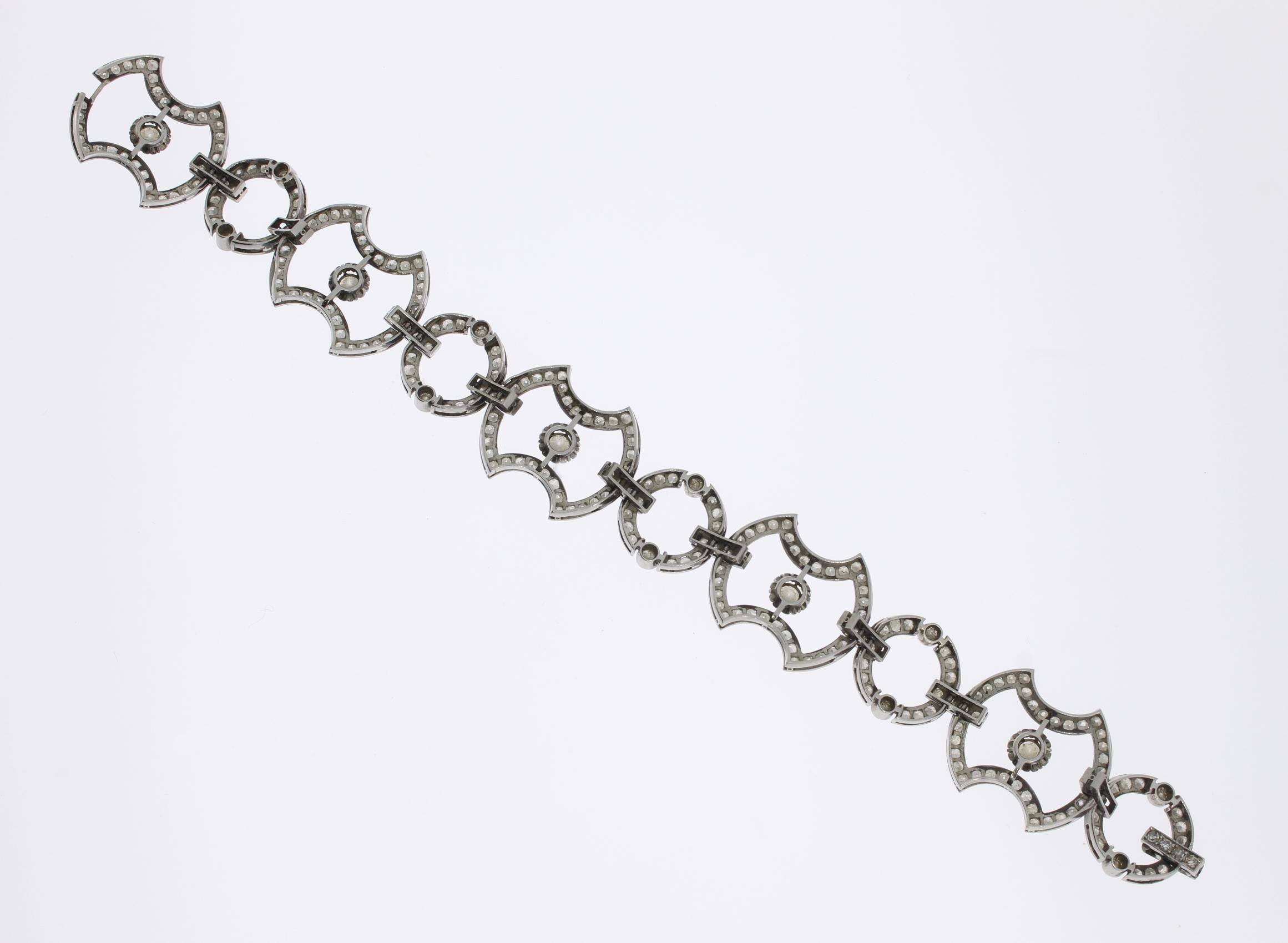 Art Deco Diamond 18 Carat White Gold Link Bracelet In Excellent Condition For Sale In Berlin, DE