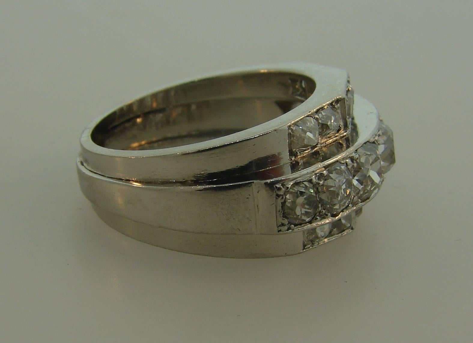 Art Deco Diamond Platinum Ring In Excellent Condition In Beverly Hills, CA