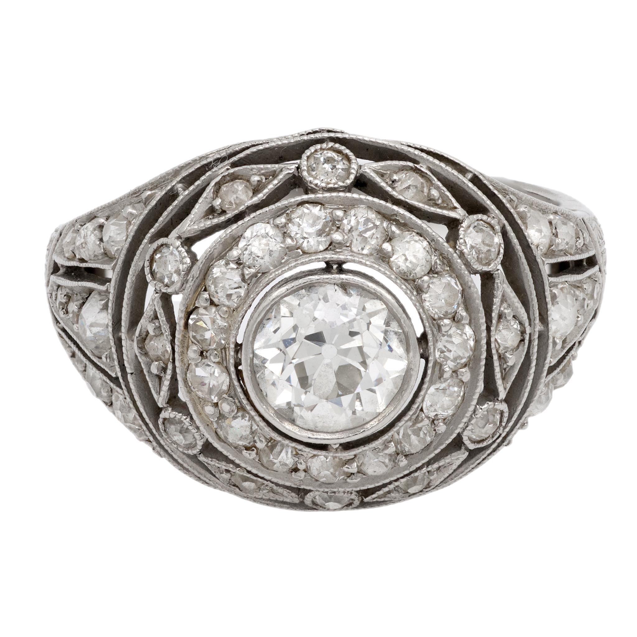 Art Deco diamond platinum ring (Art déco) im Angebot