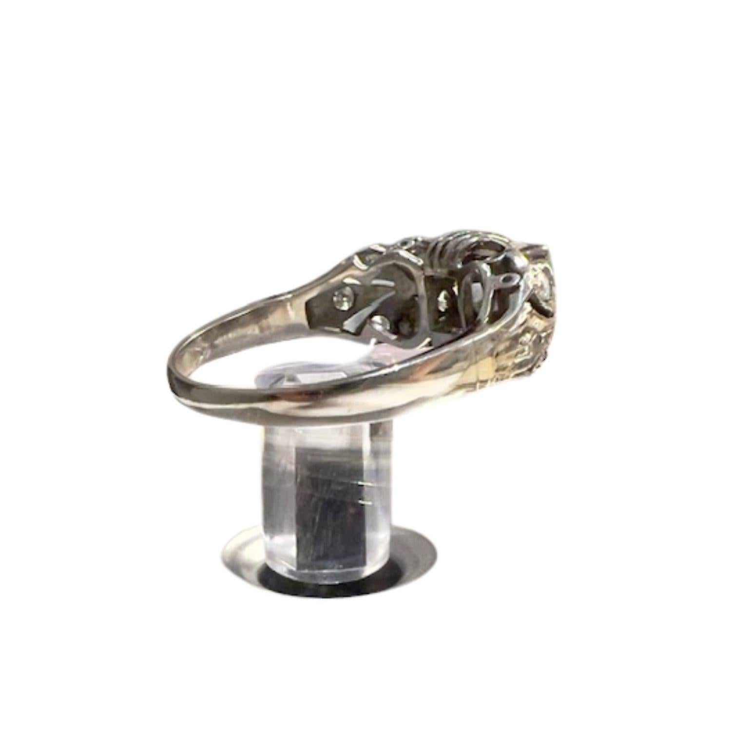 Art Deco Diamond Platinum Ring In Good Condition For Sale In MADRID, ES