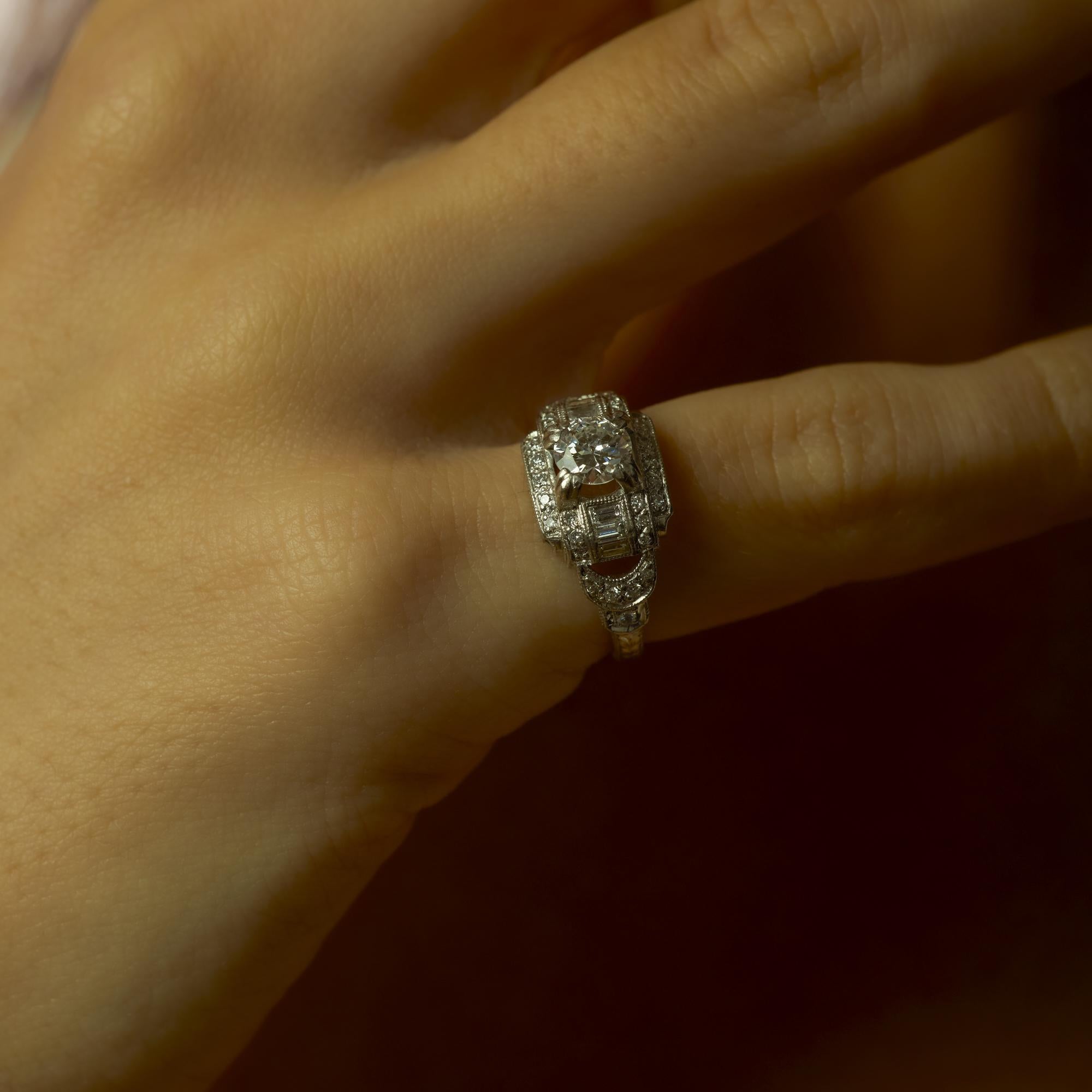 Anillo Art Déco de diamantes y platino Corte europeo antiguo en venta