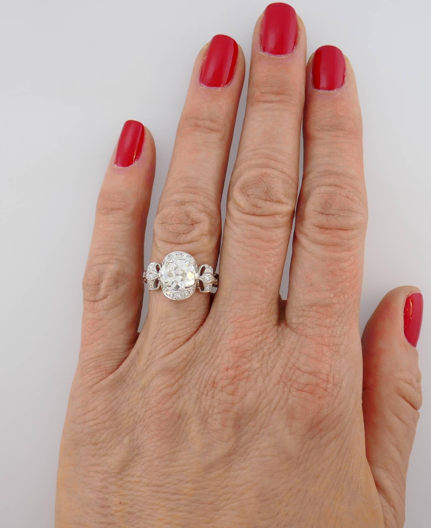 Art Deco Diamond Platinum Ring In Excellent Condition In Beverly Hills, CA