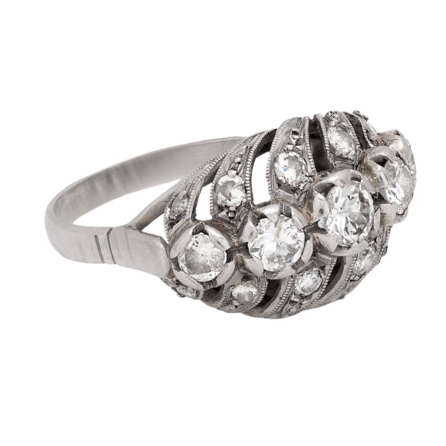 Anillo Art Déco de diamantes y platino en Bueno estado para la venta en Beverly Hills, CA
