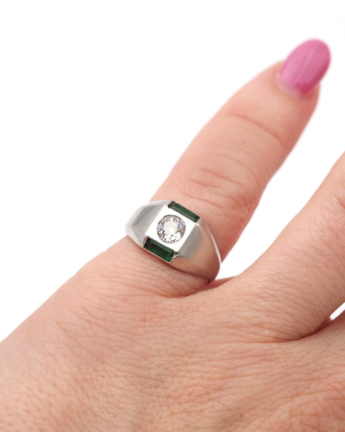 Women's Art Deco diamond platinum signet ring, 0.30 carat old-cut diamond For Sale