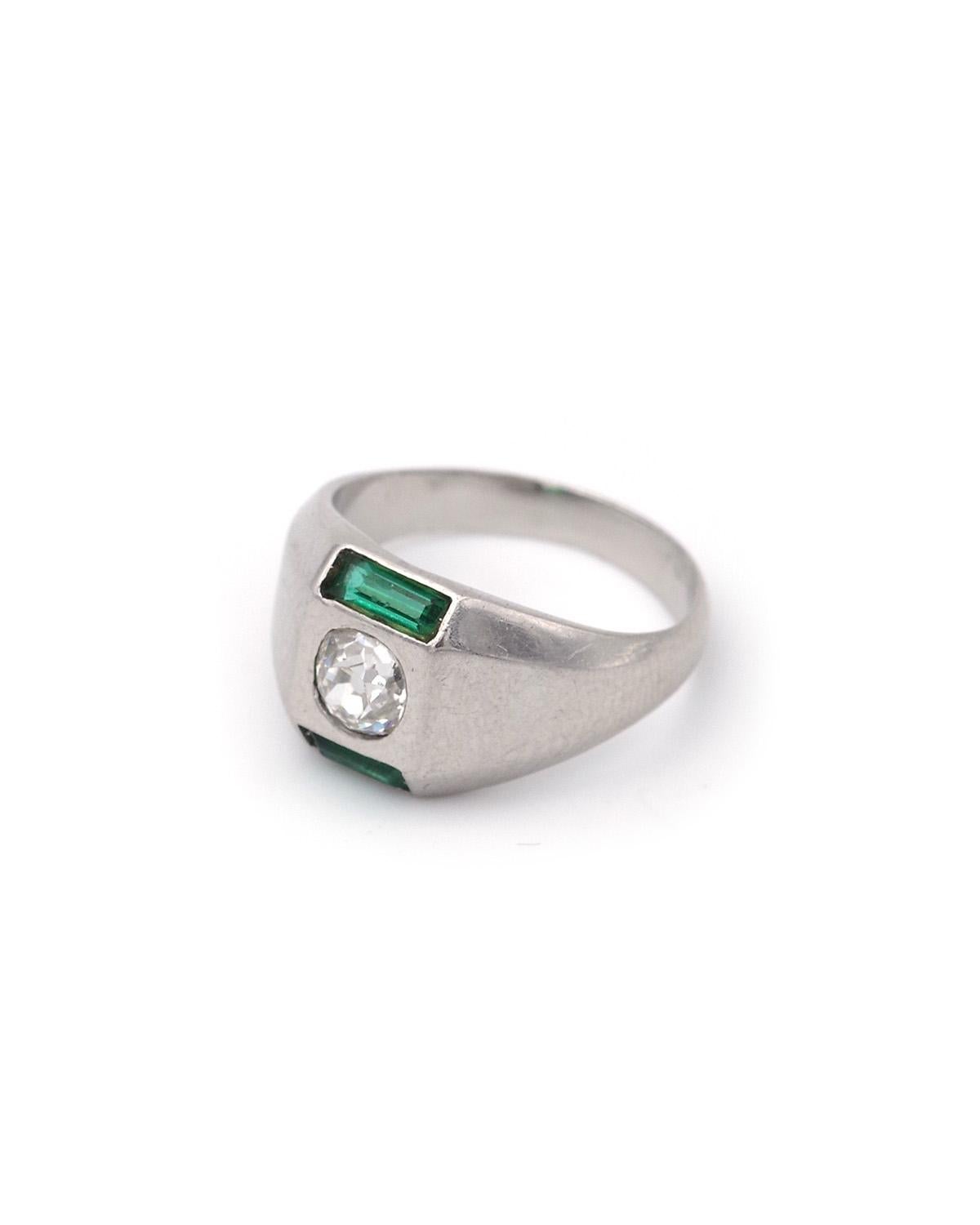 Art Deco diamond platinum signet ring, 0.30 carat old-cut diamond For Sale 4