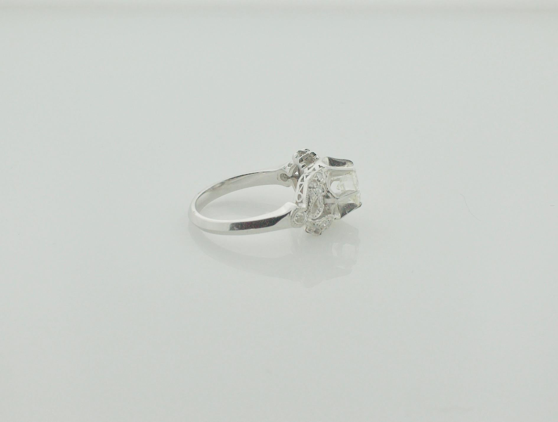Art Deco Diamond Platinum Solitaire Ring, Circa 1930's In Excellent Condition For Sale In Wailea, HI