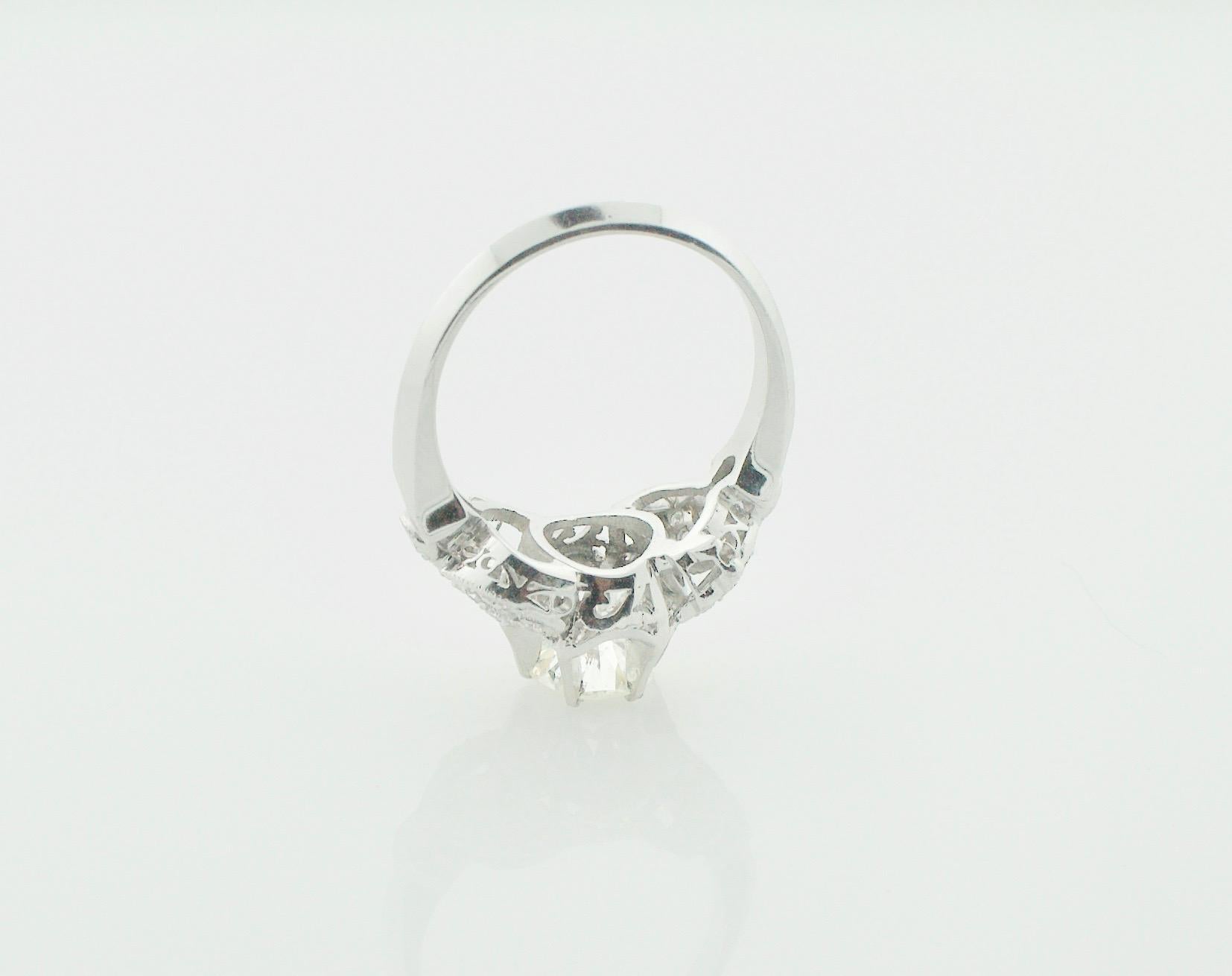 Art Deco Diamond Platinum Solitaire Ring, Circa 1930's For Sale 2