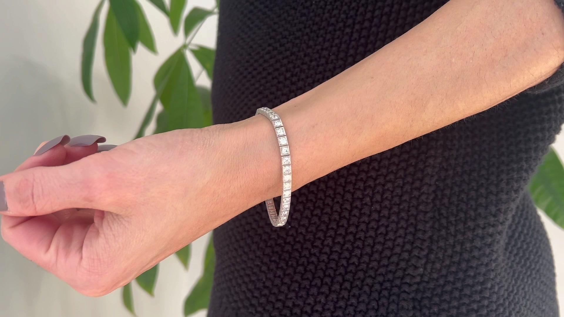 Platin-Tennisarmband im Art déco-Stil mit Diamanten im Zustand „Gut“ in Beverly Hills, CA