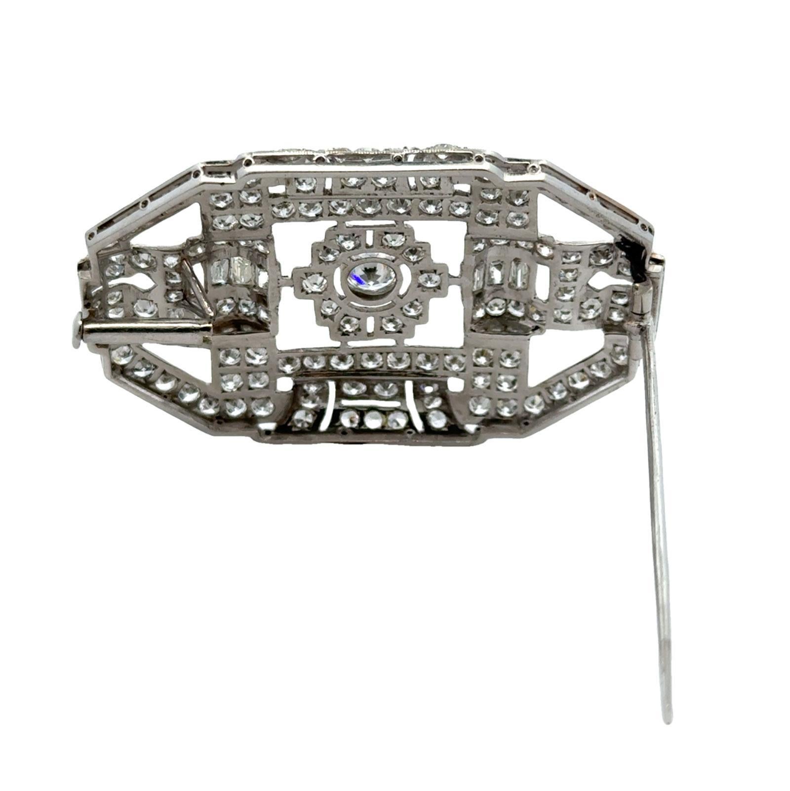 Art Deco Diamond Platinum Vintage Brooch Pin For Sale 1