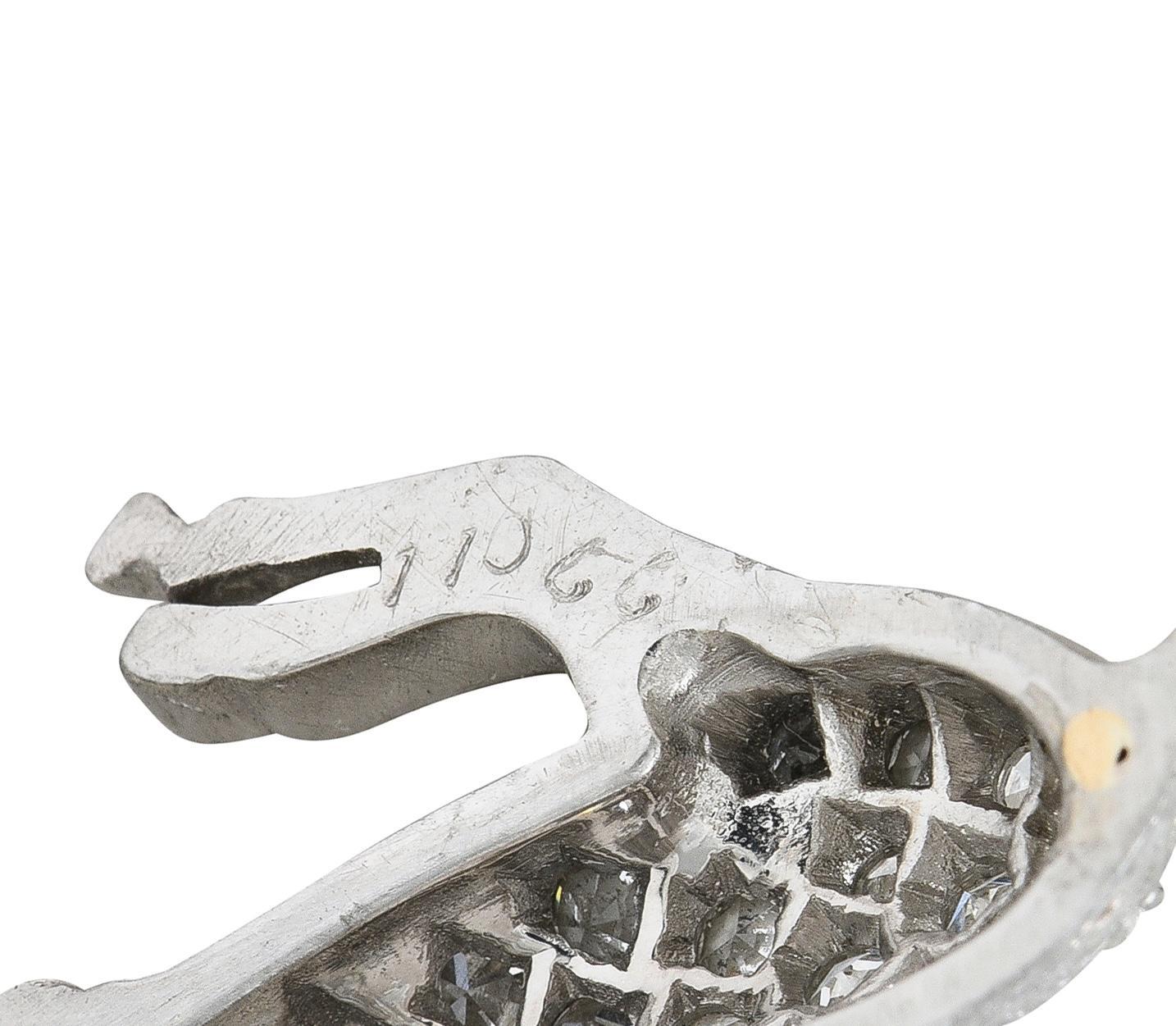Ciondolo con diamante Art Deco in platino con cavallo da corsa e fantino d'epoca In condizioni ottime in vendita a Philadelphia, PA