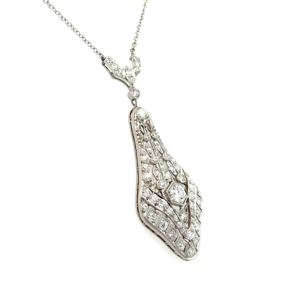Einfach schön! Elegante und detailreiche Art Deco Diamant-Anhänger-Halskette mit Tropfen. Handbesetzt mit 0,45 Karat Diamant und OEC Diamant und 1,20tcw Diamanten. Aufgehängt an einer 16