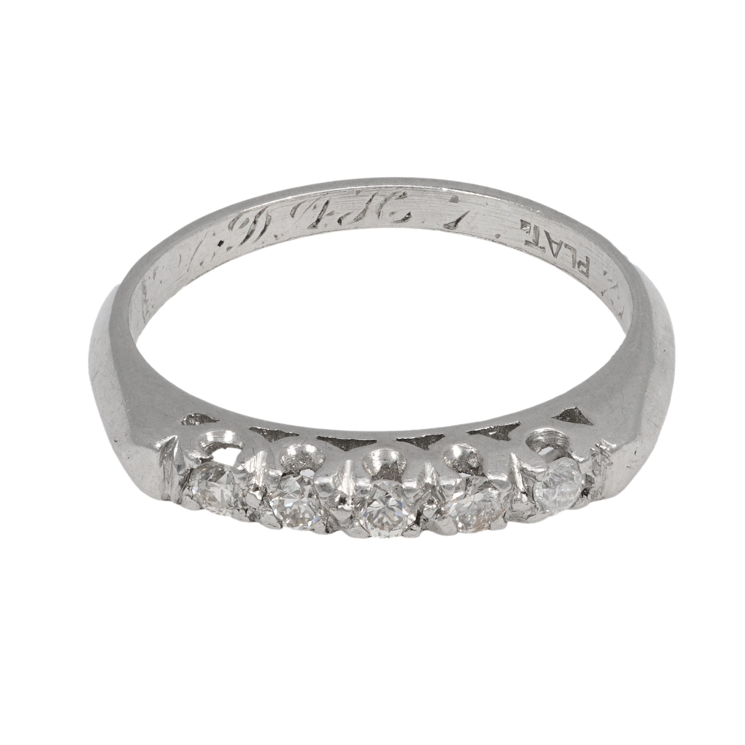 Women's Art Deco diamond platinum wedding band For Sale