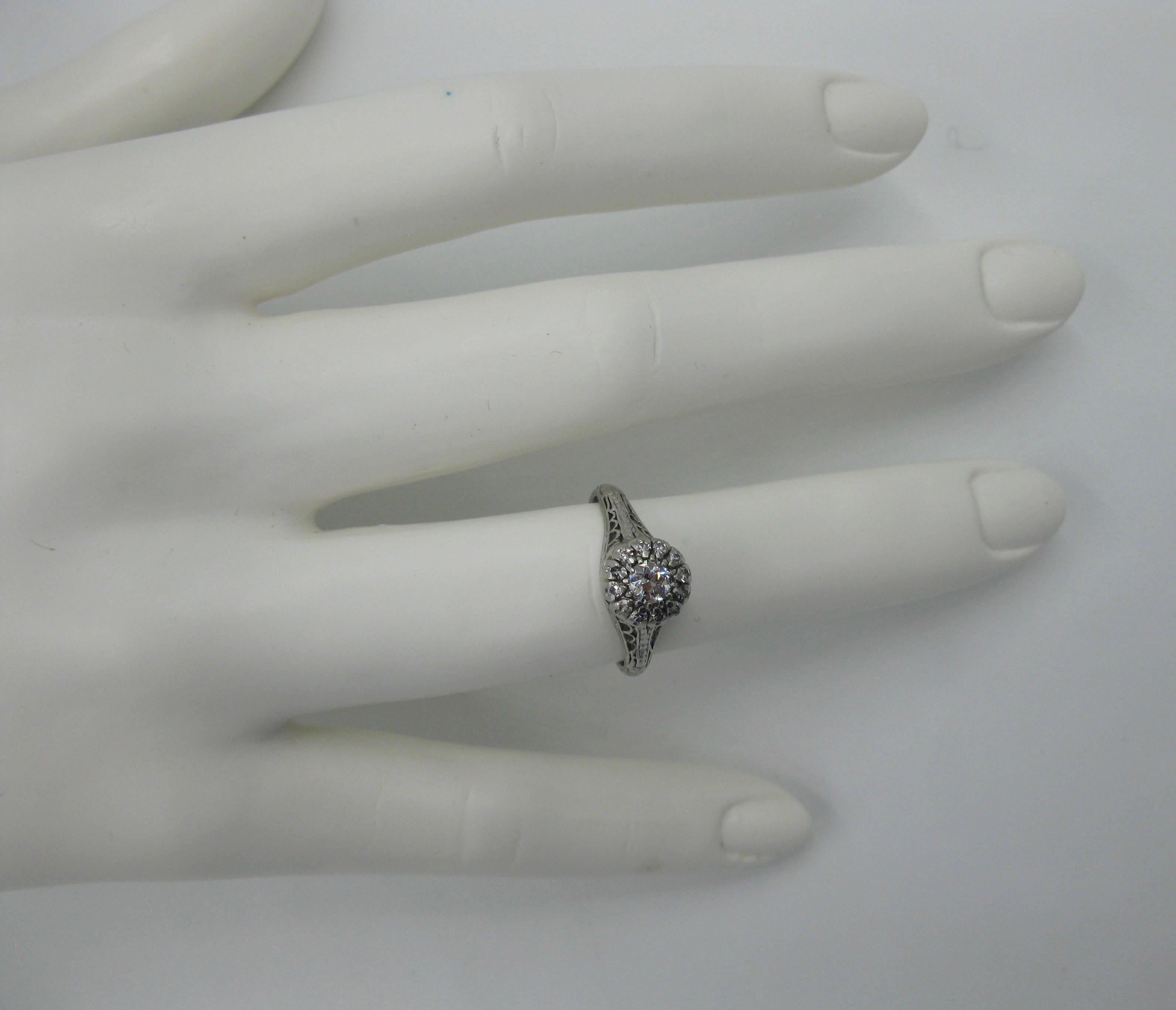 Art Decó Anillo de compromiso de platino con diamantes Edwardian en venta 10